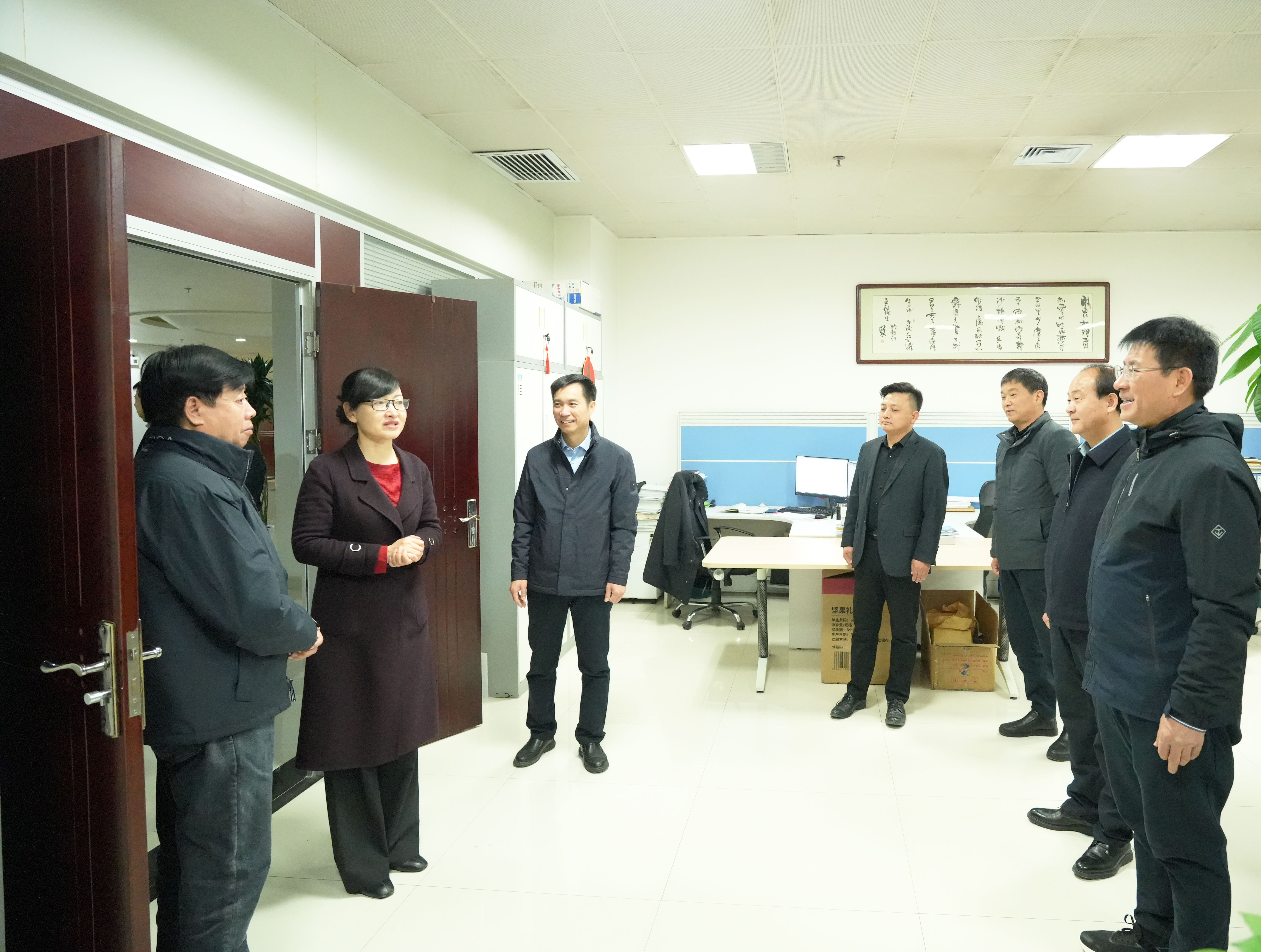 191708333137578526.jpeg 2月18日 陕投党委副书记 刘丽一行到MS88明升走访慰问 党飞航摄.JPG